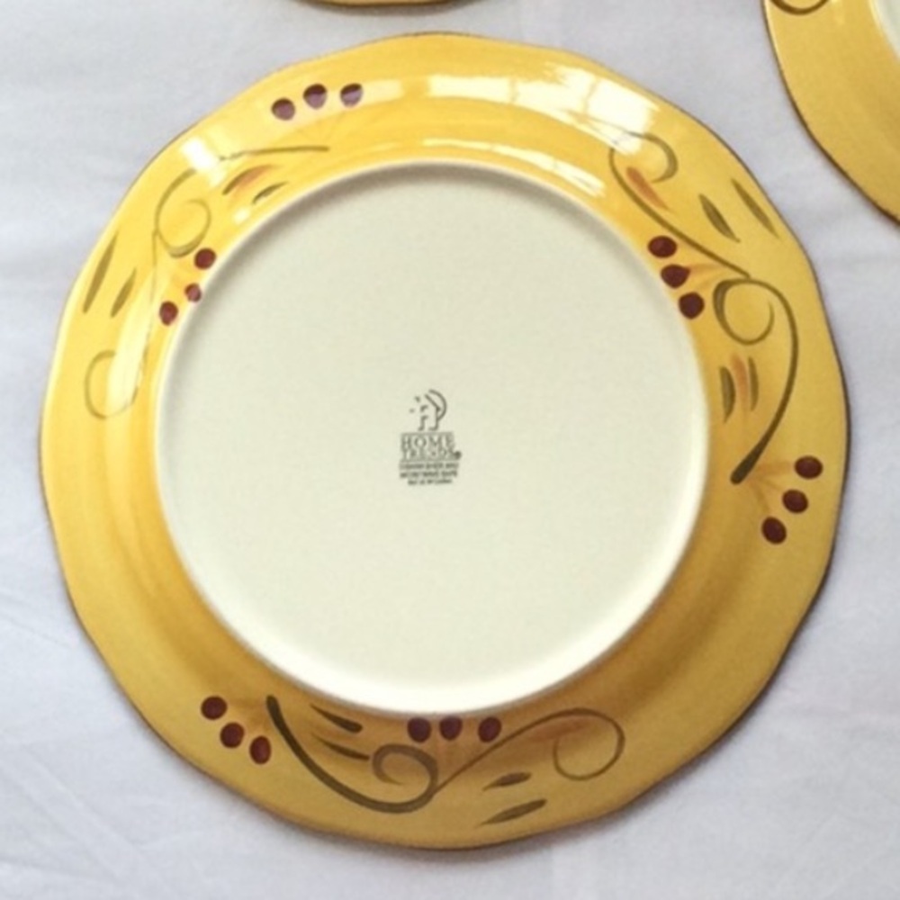 Italian Villa 11” Dinner Plate by Home Trends Discontinued Pattern - Picture 2 of 2